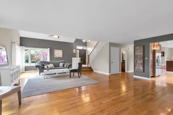 30949 N Leesley CT, Libertyville, IL 60048