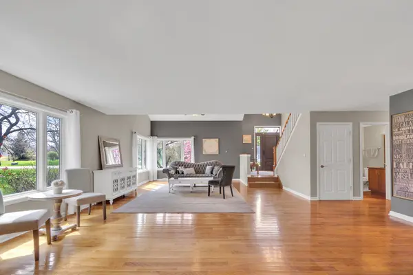 30949 N Leesley CT, Libertyville, IL 60048