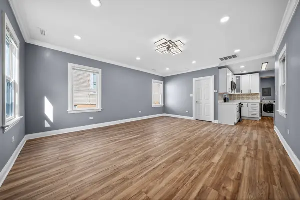 7535 S ST. LAWRENCE AVE, Chicago, IL 60619