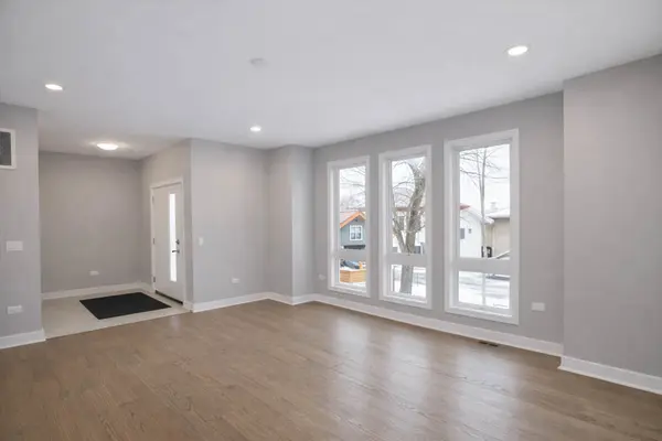 3069 S LYMAN ST, Chicago, IL 60608
