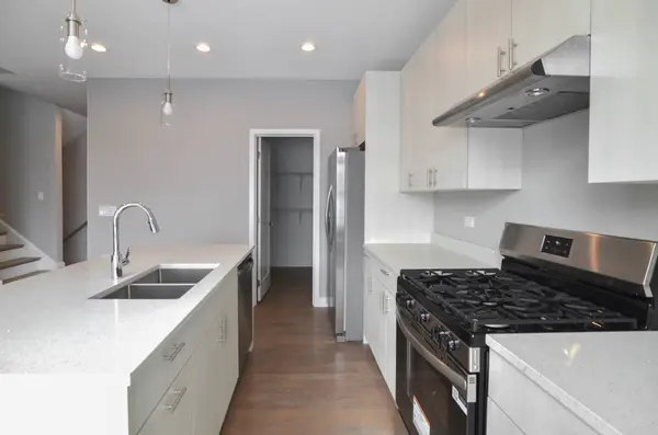 3069 S LYMAN ST, Chicago, IL 60608
