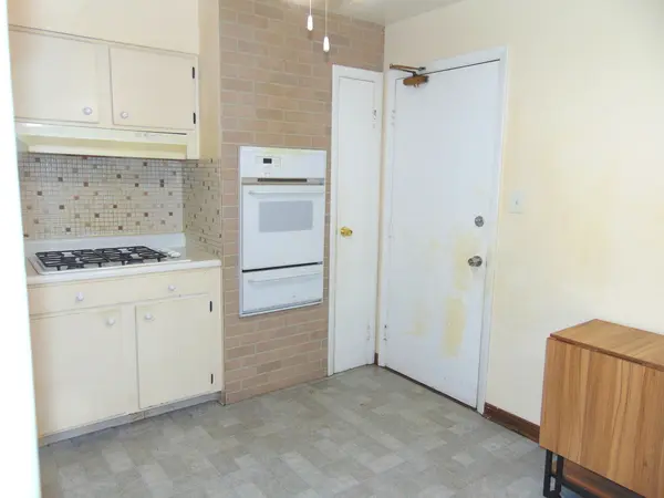 8996 Kennedy DR #105E, Des Plaines, IL 60016