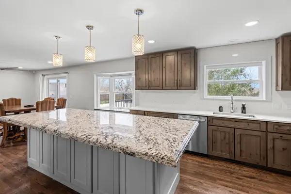 330 OAK HILL CT, Antioch, IL 60002