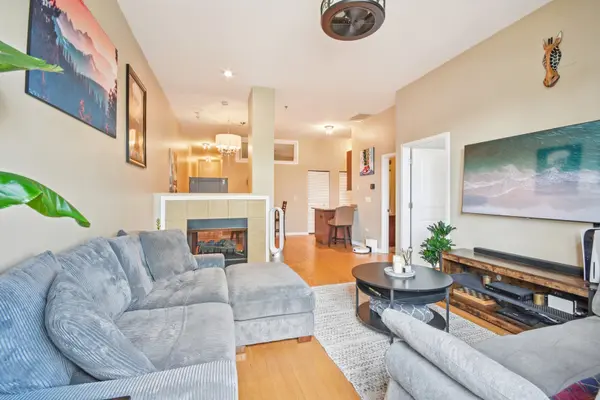 2915 N Clybourn AVE #205, Chicago, IL 60618