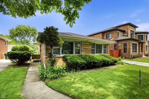 5814 KEENEY ST, Morton Grove, IL 60053