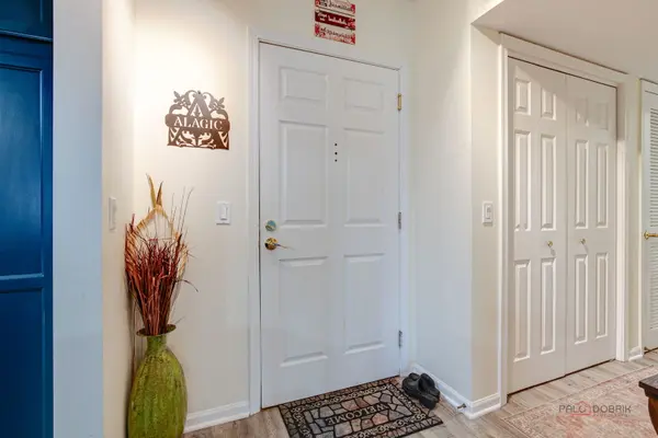 7450 Lincoln AVE #501, Skokie, IL 60076
