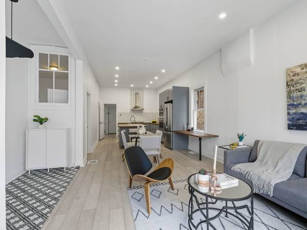 3306 W Le Moyne ST, Chicago, IL 60651