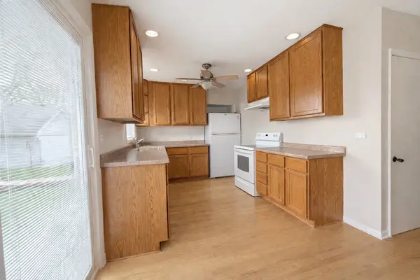 3935 Arthur Terrace CT, Markham, IL 60428