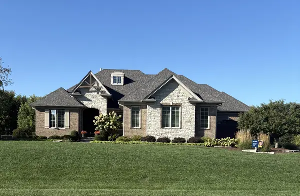 1854 W Forestview DR, Sycamore, IL 60178
