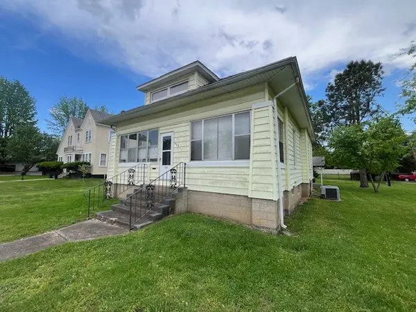 409 E Everett ST, Marion, IL 62959