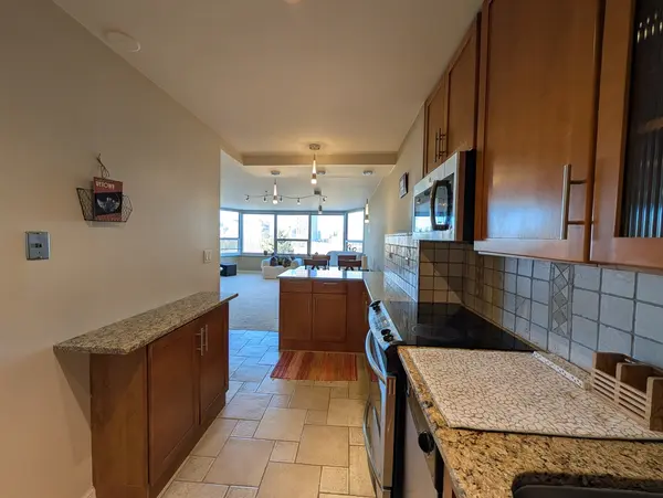 720 W Gordon TER #6K, Chicago, IL 60613