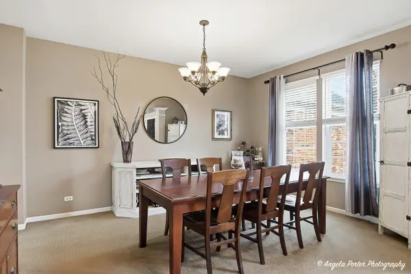 491 Saratoga CIR, Algonquin, IL 60102