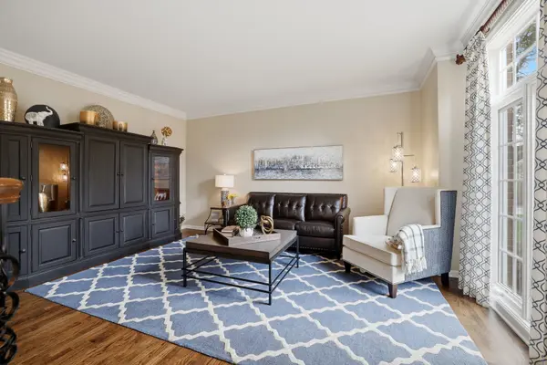 5701 Churchill LN, Libertyville, IL 60048