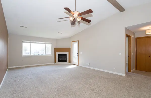 4186 Fairview DR #9, Bettendorf, IA 52722