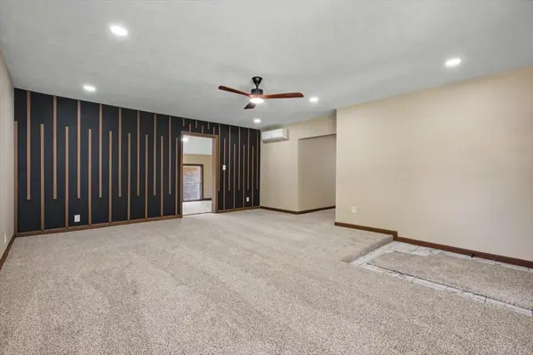 2 Walton PL, Normal, IL 61761