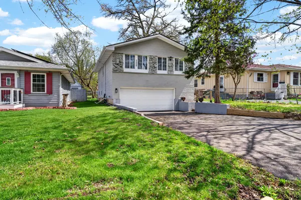 1525 Grove DR, Round Lake Beach, IL 60073