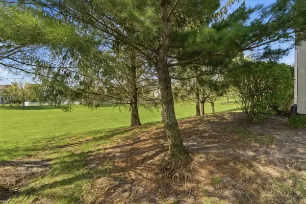 2255 Vanderbilt DR #2255, Geneva, IL 60134