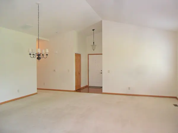 678 Cadillac CIR, Romeoville, IL 60446