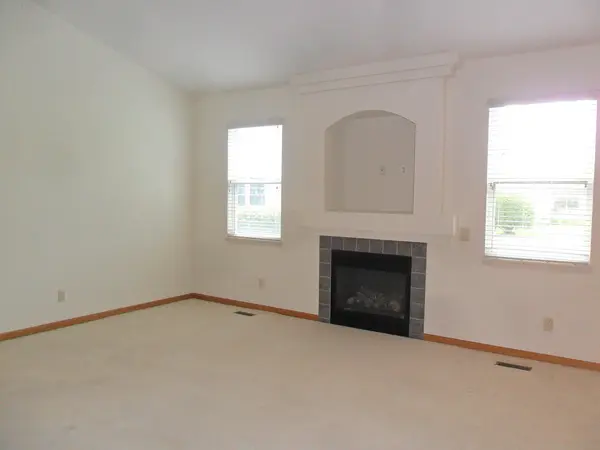 678 Cadillac CIR, Romeoville, IL 60446
