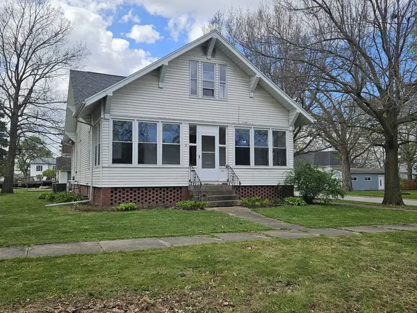 602 NE 2nd ST, Aledo, IL 61231