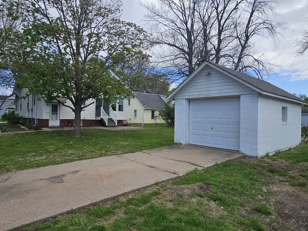 602 NE 2nd ST, Aledo, IL 61231