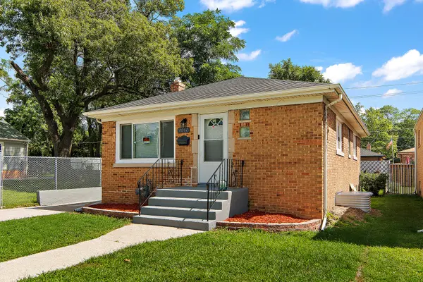 1051 Burnham AVE, Calumet City, IL 60409