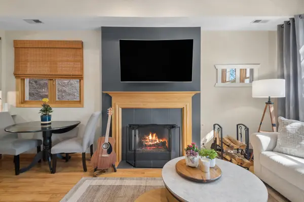 2852 N Damen AVE #2, Chicago, IL 60618