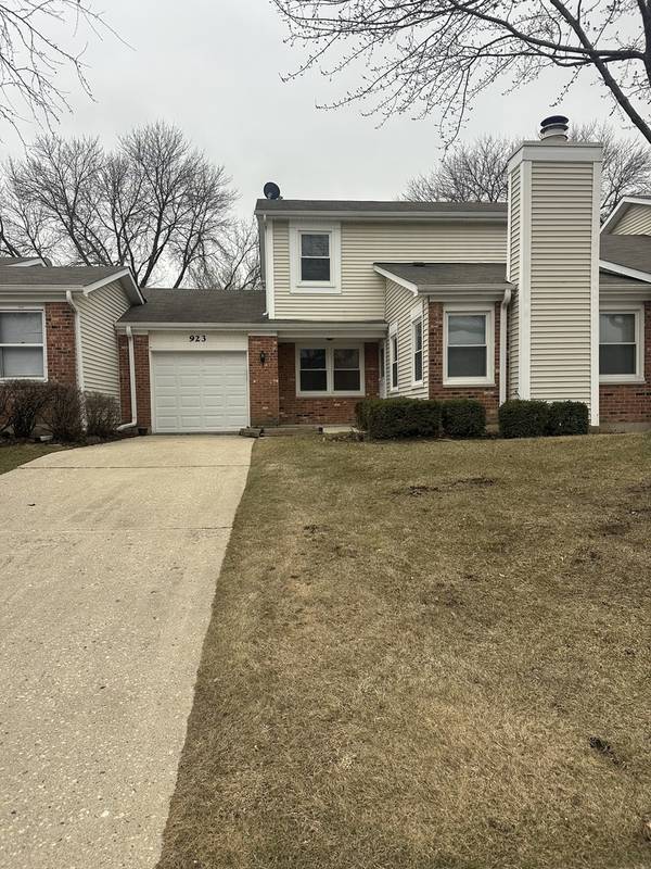 923 Daniels CT, Schaumburg, IL 60194
