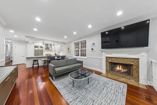 3236 N Kenmore AVE #1, Chicago, IL 60657