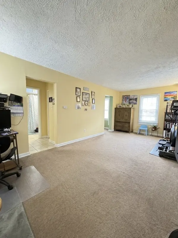 224 N WOLF RD, Wheeling, IL 60090