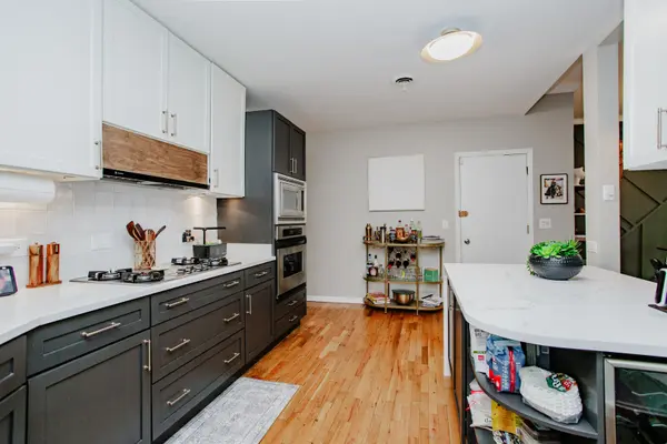 1050 W Byron ST #2W, Chicago, IL 60613