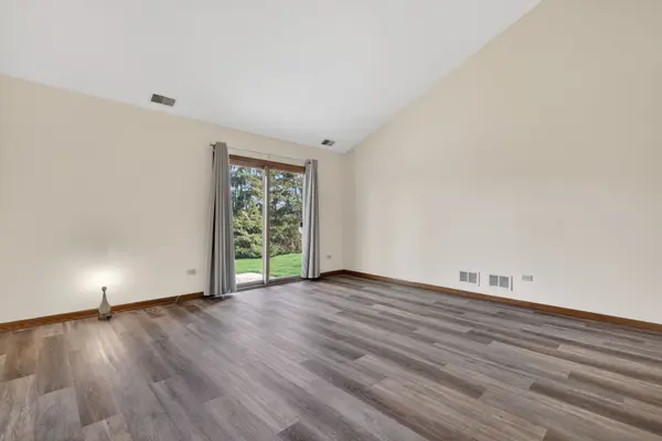 3431 Lake Side CIR, Joliet, IL 60431