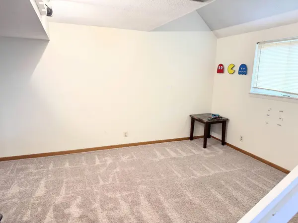 2122 W 58th ST, Davenport, IA 52806