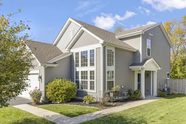 216 Maryland LN, Pingree Grove, IL 60140
