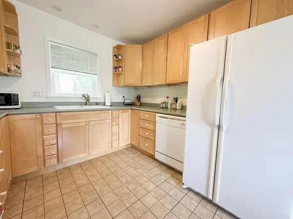 1533 Crabtree LN, Deerfield, IL 60015