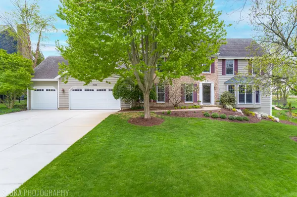 3025 Woods Creek LN,  Algonquin,  IL 60102