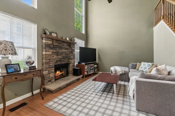 205 Parkview DR, Wauconda, IL 60084