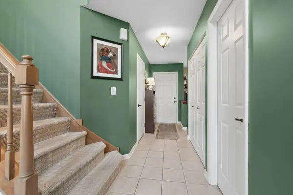 205 Parkview DR, Wauconda, IL 60084