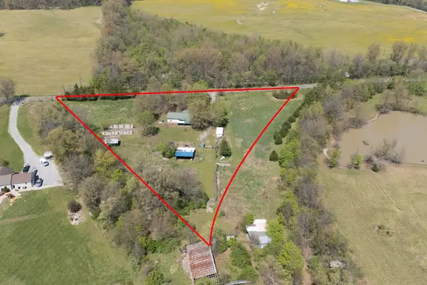 13849 Mustang RD, Marion, IL 62959