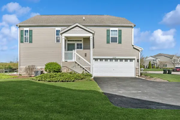 1250 Park View DR, Antioch, IL 60002