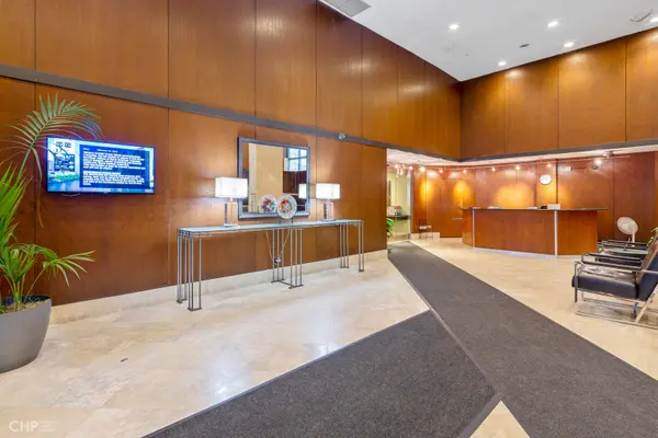 5100 N Marine DR #17E, Chicago, IL 60640
