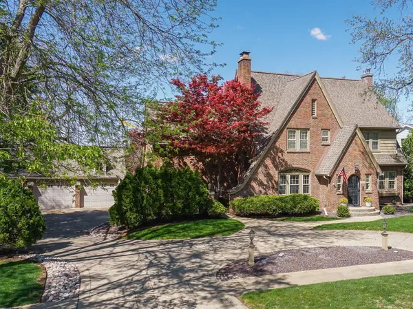 1202 Elmwood RD, Bloomington, IL 61701