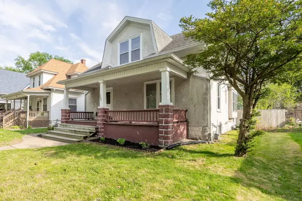 1121 W 15th ST, Davenport, IA 52804