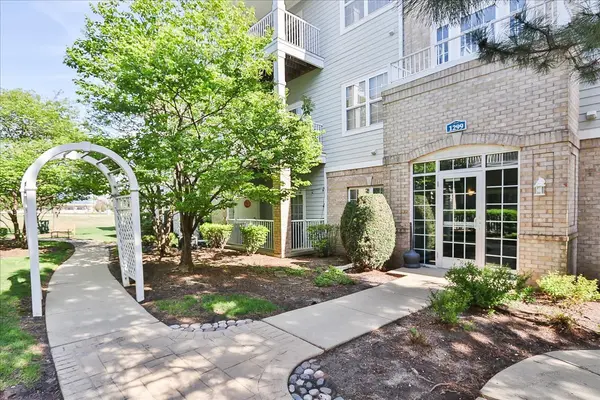 1299 W Lake ST #306, Addison, IL 60101