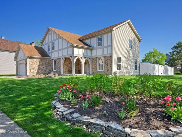 340 Whitehall TER, Bloomingdale, IL 60108