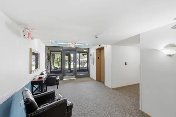 1216 S New Wilke RD #307, Arlington Heights, IL 60005