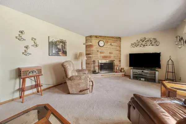 1312 Royal DR, Montgomery, IL 60538