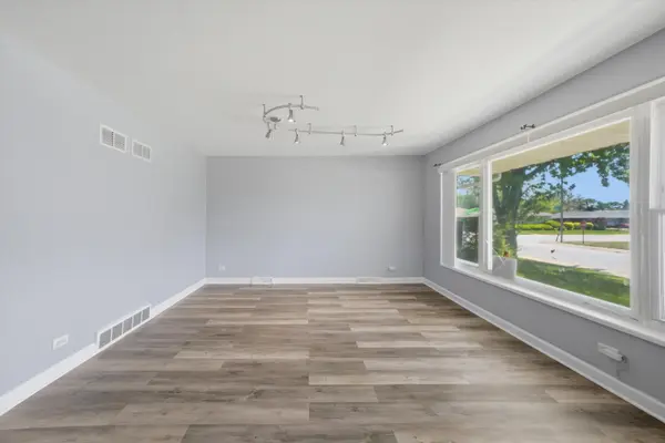480 E 163rd ST, South Holland, IL 60473