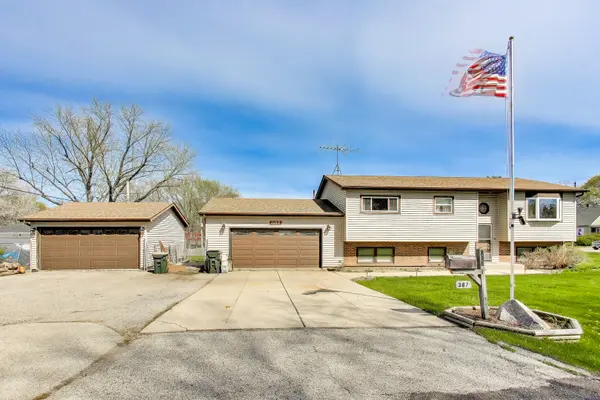 387 Lakewood DR, Antioch, IL 60002
