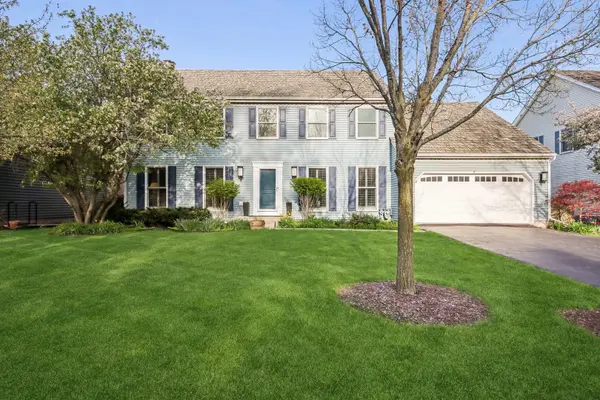 384 Whitney DR, Barrington, IL 60010